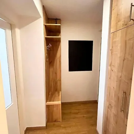 A Cozy And Spacious In 3 شقة