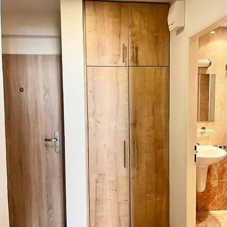 A Cozy And Spacious In 3 * براغ